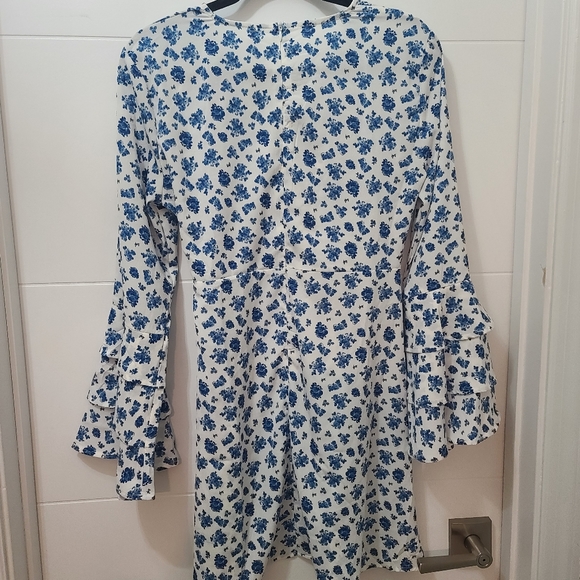 Moonsea Floral Bell Sleeve Mini Dress Sz  M - Picture 6 of 9